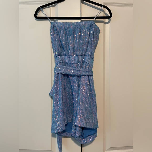 Likely Layne Romper Sz 4 in Iridescent Blue Sequin - Picture 7 of 9
